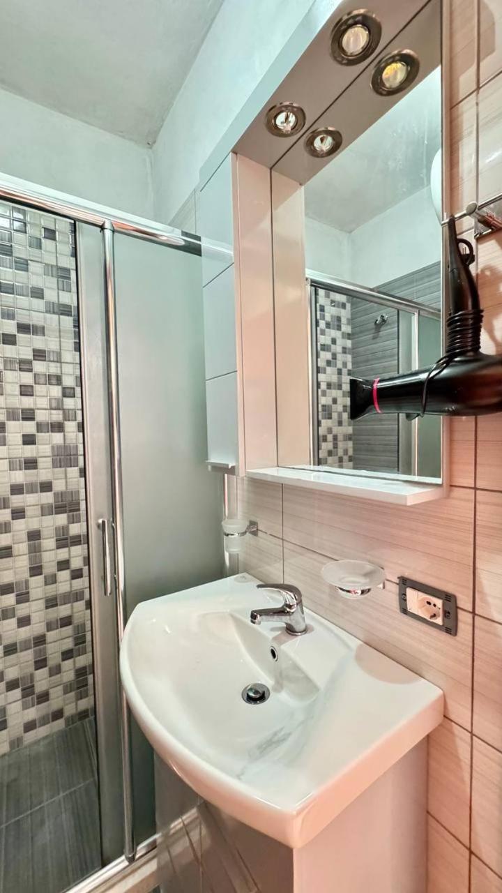 Sail Sea View Apartments Sarande Ngoại thất bức ảnh